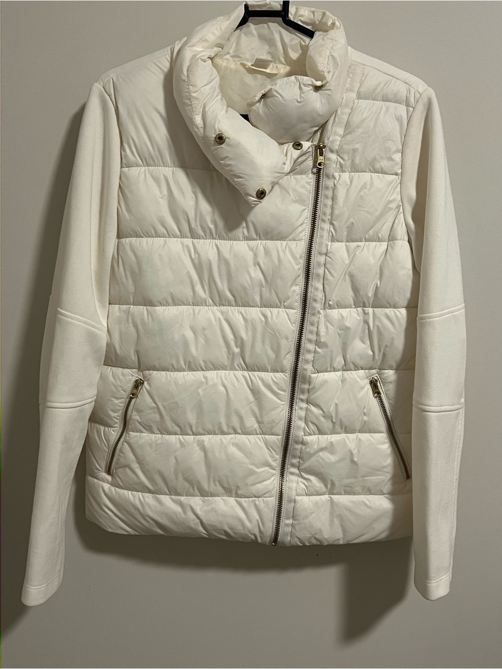 Old Navy Cream Quilted Puffer Jacket with Asymmetric Gold Zip. Small